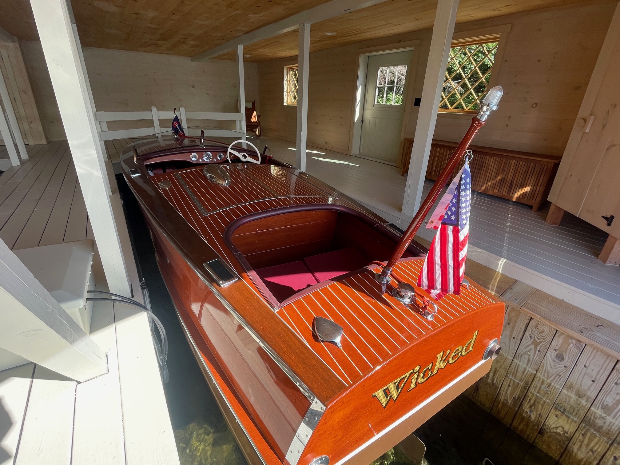 1949 19′ Chris Craft Racing Runabout