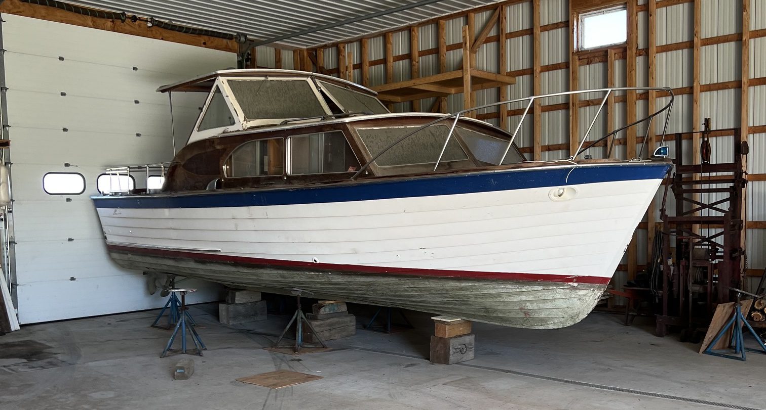 1966 28′ Lyman Sport Cruiser