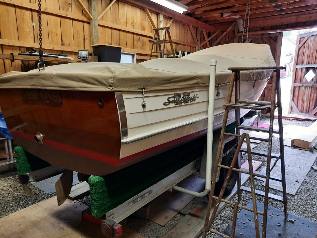 1957 18 CHRIS CRAFT SEA SKIFF