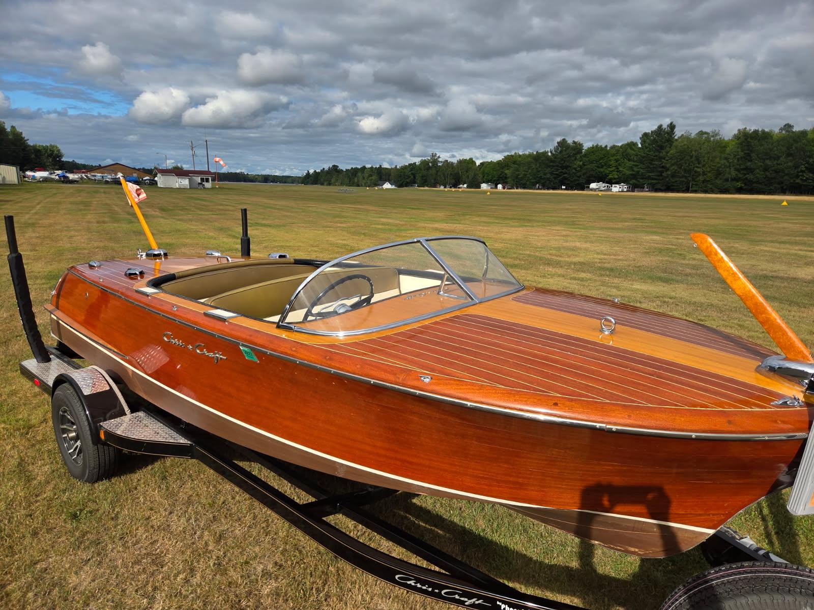 1955 19′ Chris-Craft Capri